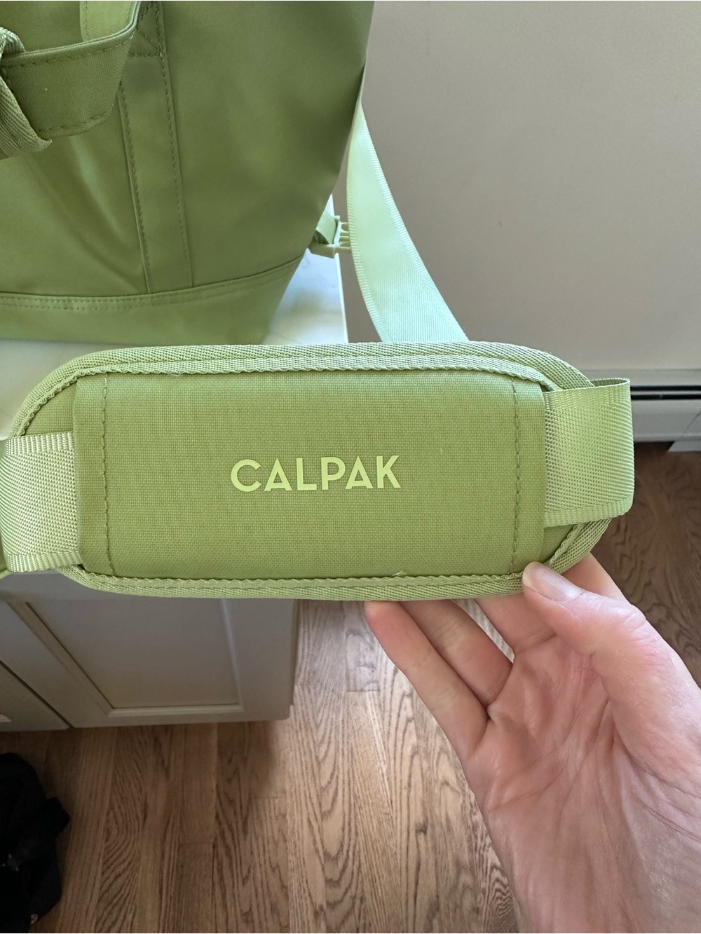 Calpack Insulated 8L Soft-Sided Cooler in green - Picture 2 of 4